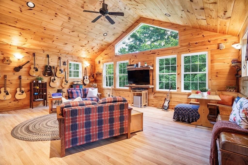 17 Mayo Road Hubbardston, MA 01452 - Photo 2 of 42