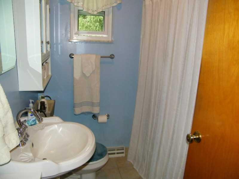 738 Frankfort Road Monaca, PA 15061 - Photo 13 of 25 Full Bath.