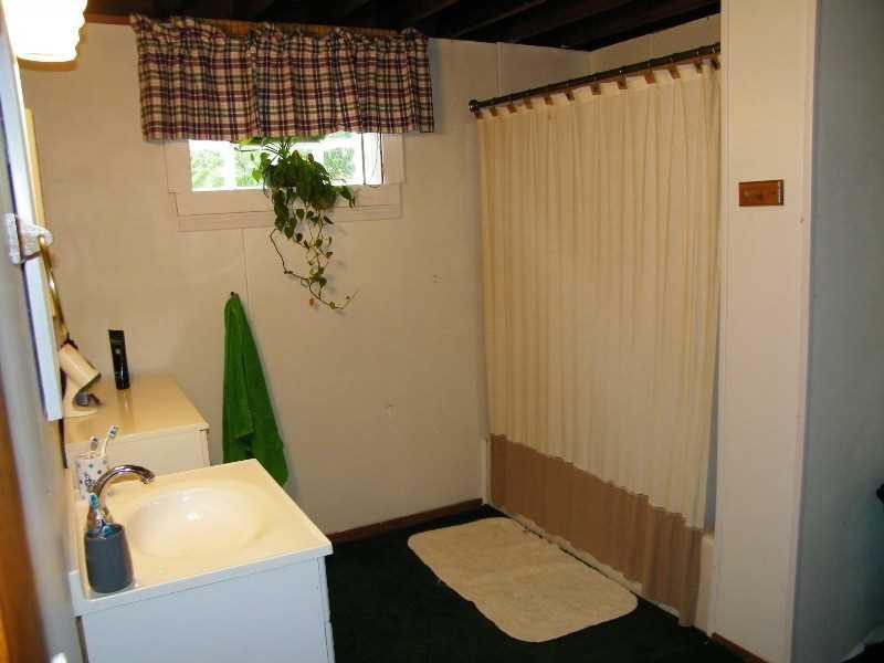 738 Frankfort Road Monaca, PA 15061 - Photo 17 of 25 Full Bath.