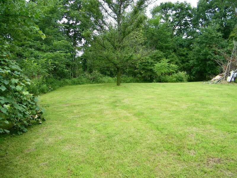 738 Frankfort Road Monaca, PA 15061 - Photo 20 of 25 Yard/Garden.