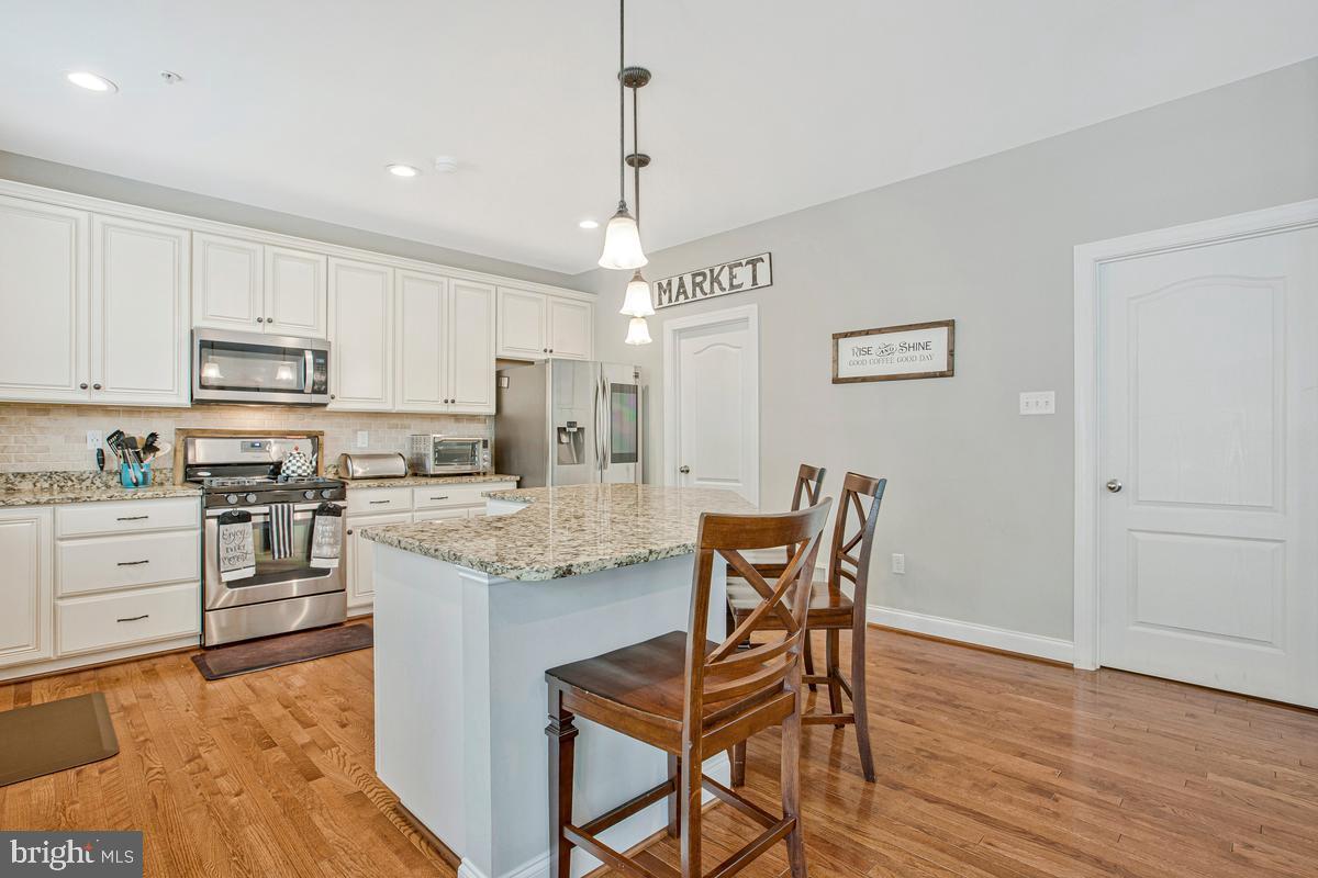 812 Phyllis Street Odenton, MD 21113 - Photo 11 of 53 Kitchen