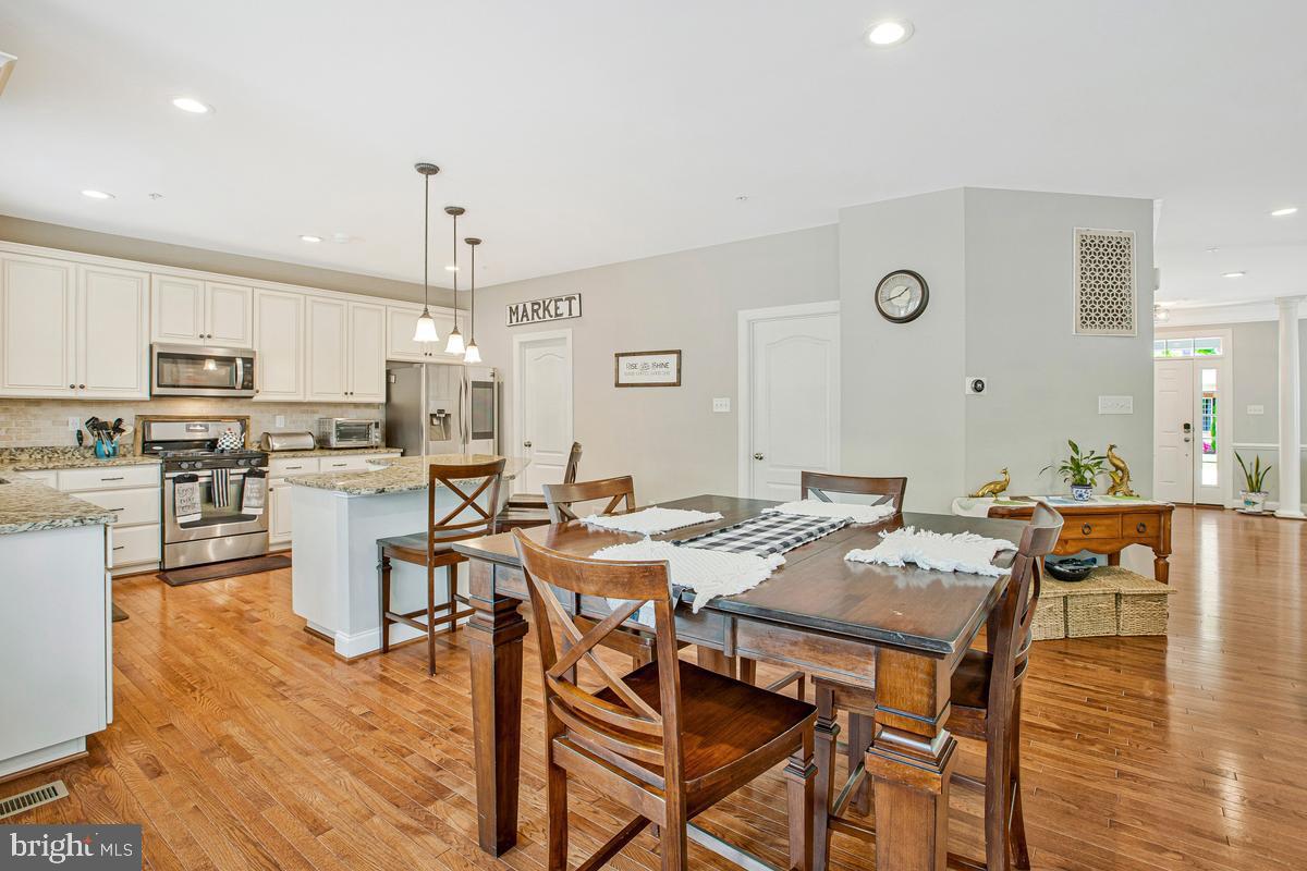 812 Phyllis Street Odenton, MD 21113 - Photo 14 of 53 Kitchen