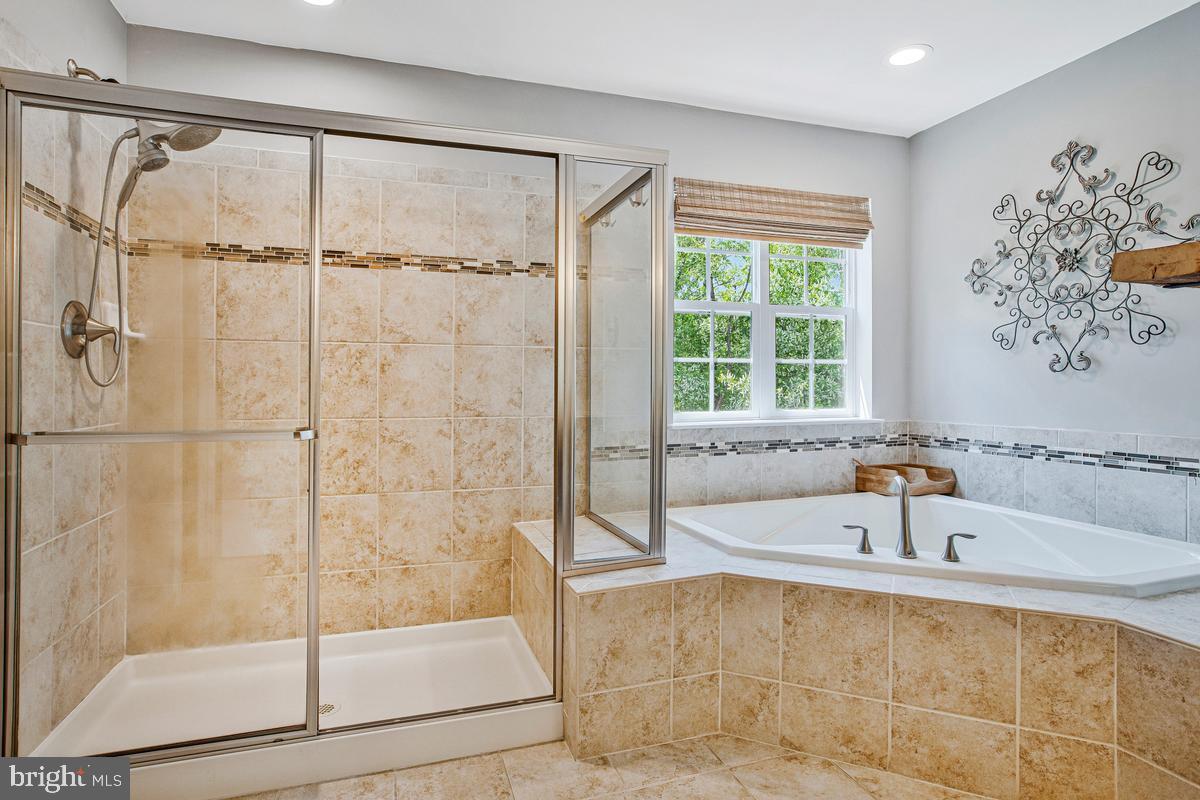 812 Phyllis Street Odenton, MD 21113 - Photo 22 of 53 Primary Bath