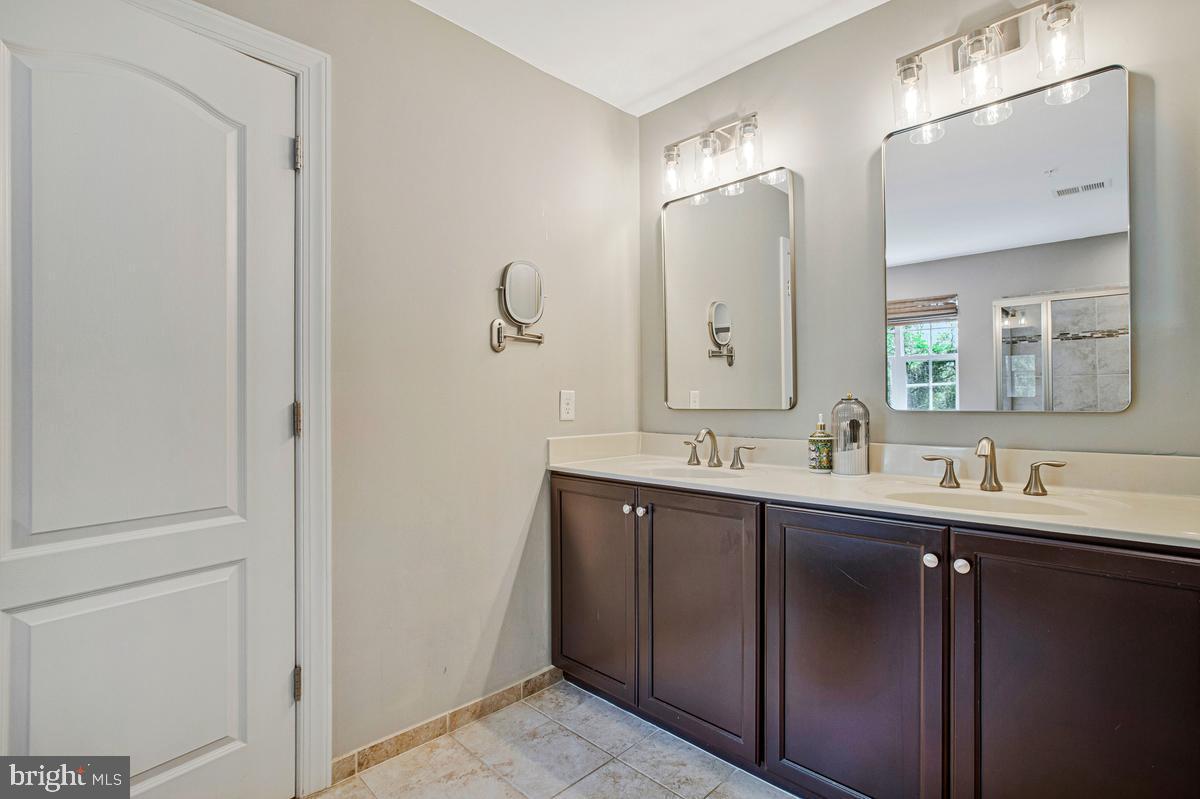 812 Phyllis Street Odenton, MD 21113 - Photo 23 of 53 Primary Bath