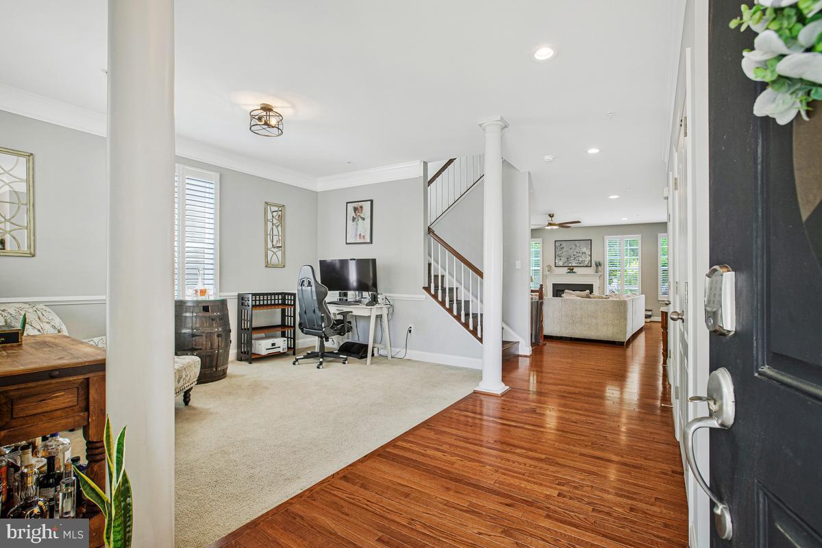 812 Phyllis Street Odenton, MD 21113 - Photo 3 of 53 Foyer View