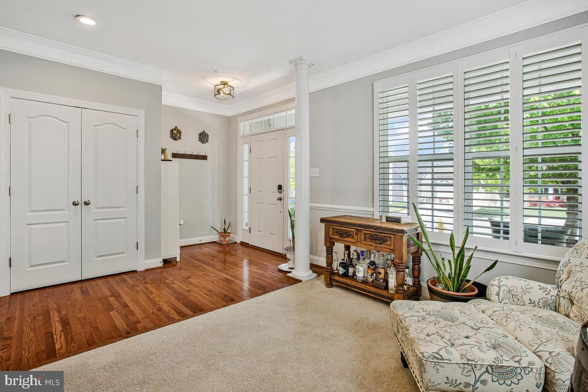 812 Phyllis Street Odenton, MD 21113 - Photo 6 of 53 Living Room