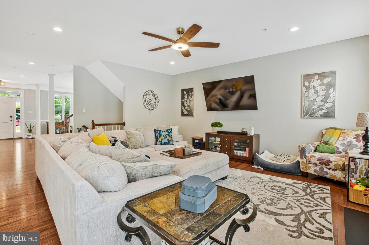 812 Phyllis Street Odenton, MD 21113 - Photo 7 of 53 Family Room
