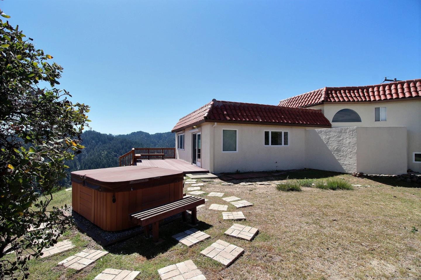 16999 McGill Road Saratoga, CA 95070 - Photo 38 of 41 a balcony with table and chairs