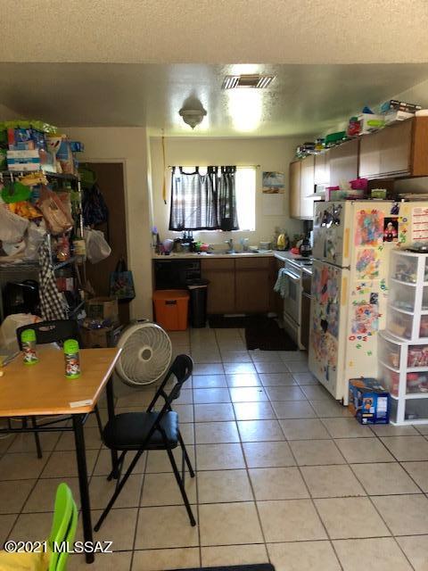 137 West Roger Road Tucson, AZ 85705 - Photo 4 of 6