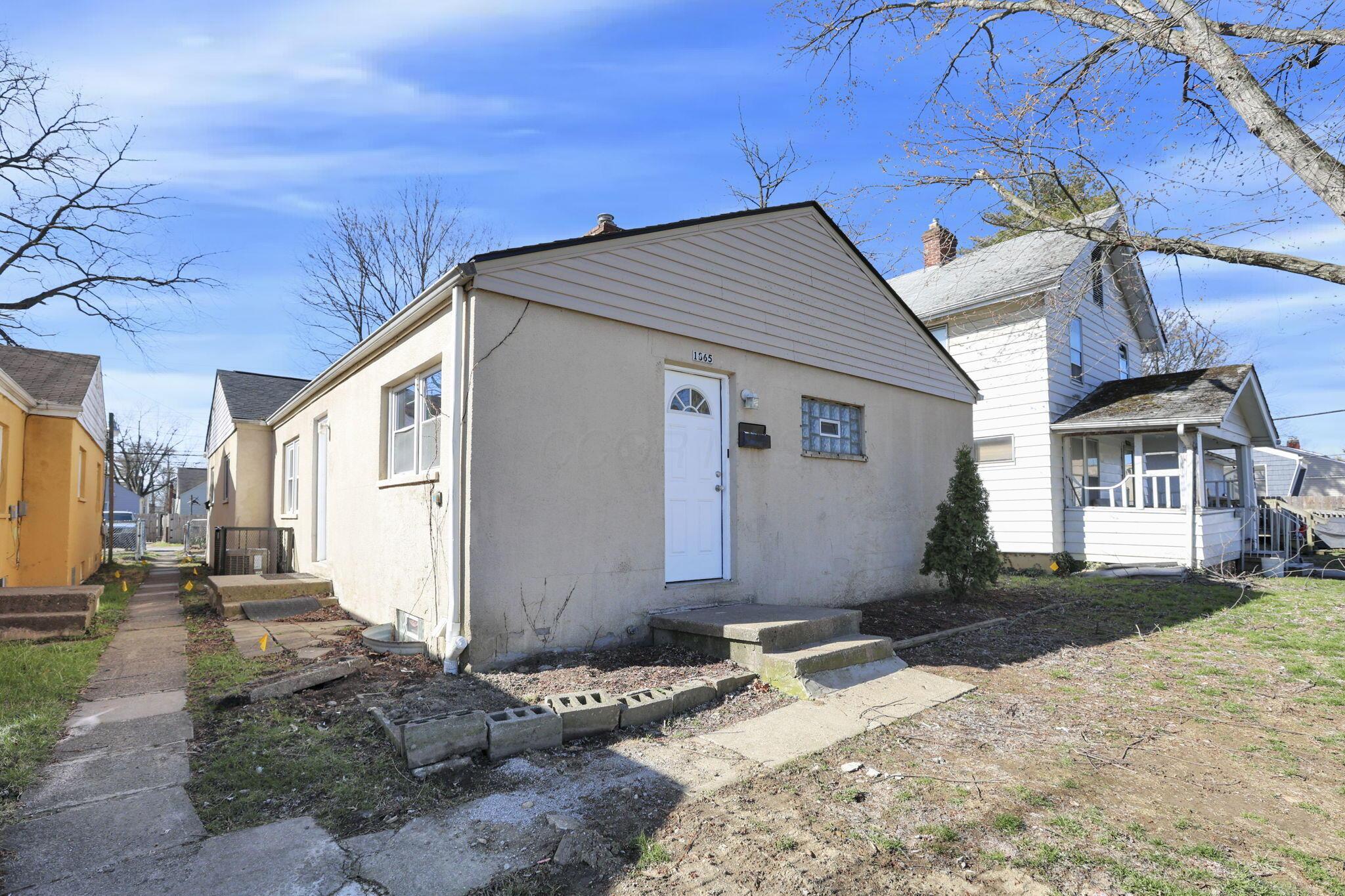 1865 Agler Road, Unit 1867 Columbus, OH 43224 - Photo 4 of 37 3-web-or-mls-G02A6032
