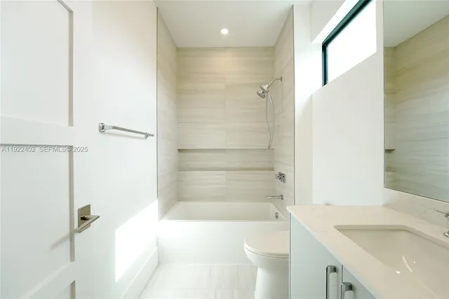 $25,000 | 333 Northeast Spanish Court, Boca Raton, FL 33432