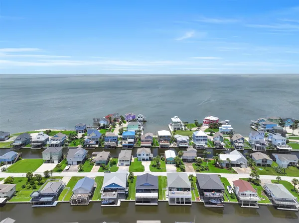 $4,000 | 22915 Martes Street, Galveston, TX 77554