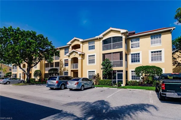 $3,995 | 4700 St Croix Lane, Unit 318, Naples, FL 34109
