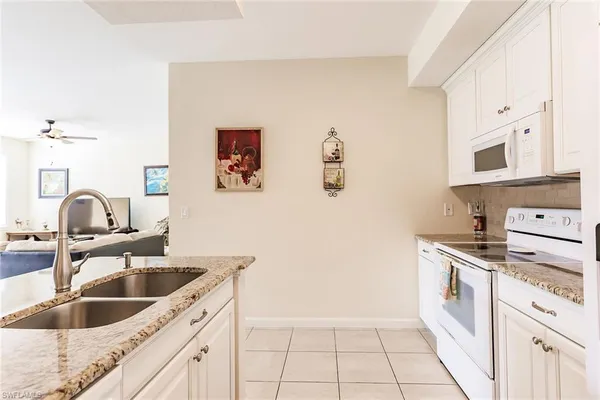 $3,995 | 4700 St Croix Lane, Unit 318, Naples, FL 34109