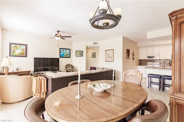 $3,995 | 4700 St Croix Lane, Unit 318, Naples, FL 34109