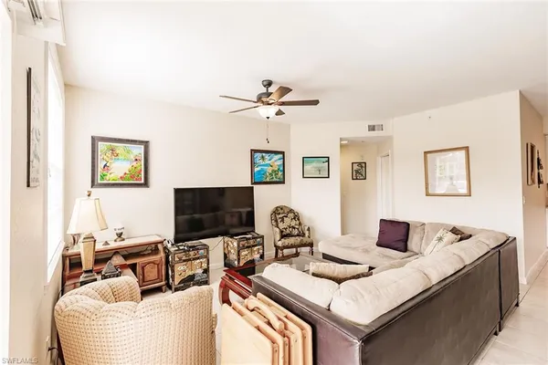 $3,995 | 4700 St Croix Lane, Unit 318, Naples, FL 34109