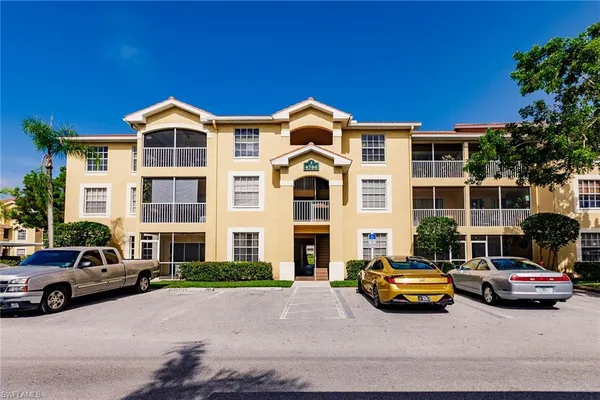 $3,995 | 4700 St Croix Lane, Unit 318, Naples, FL 34109