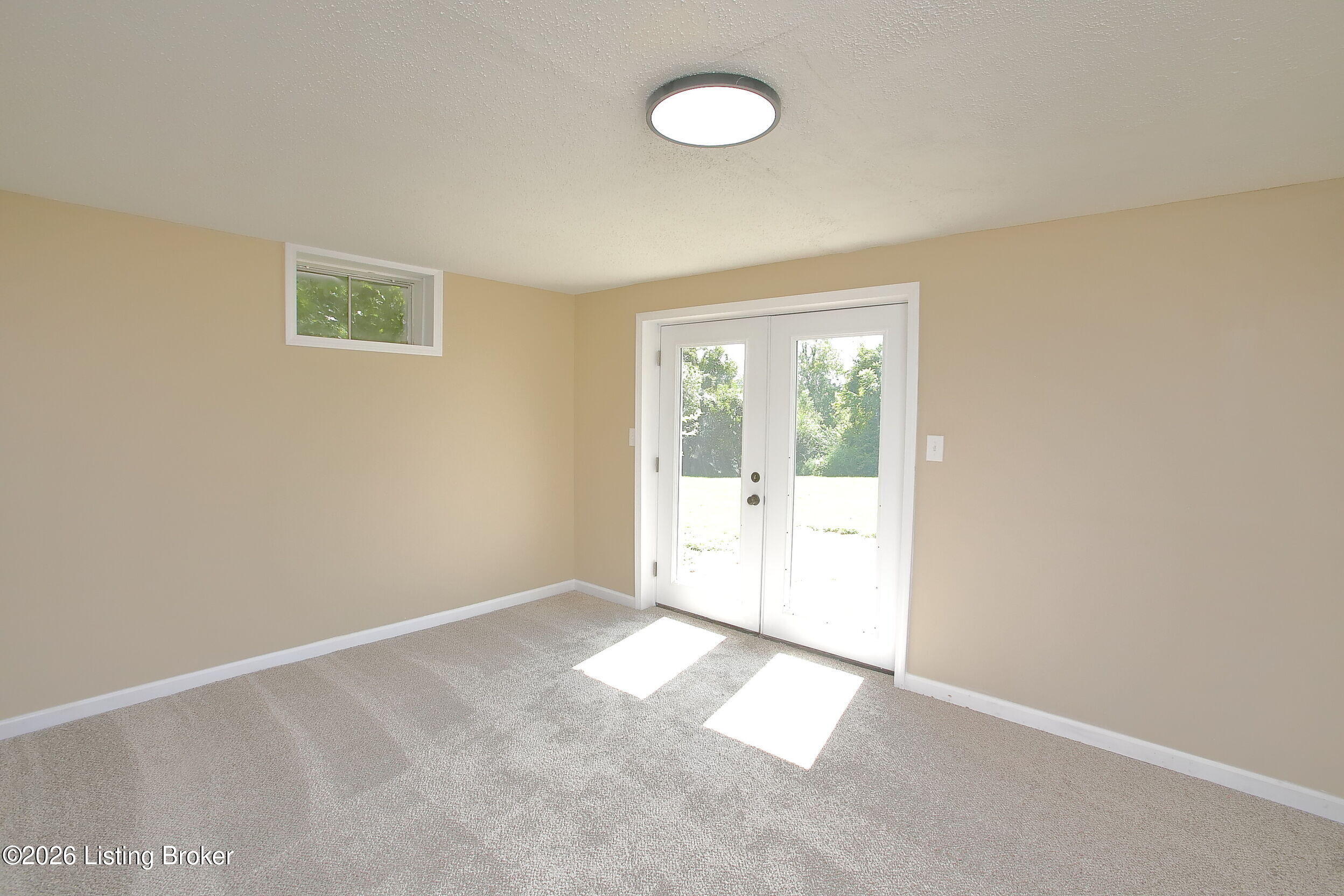 4489 Shepherdsville Road Elizabethtown, KY 42701 - Photo 39 of 51 Basement Family Room