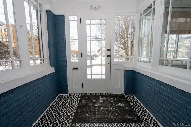 $249,900 | 179 Columbus Avenue, Buffalo, NY 14220