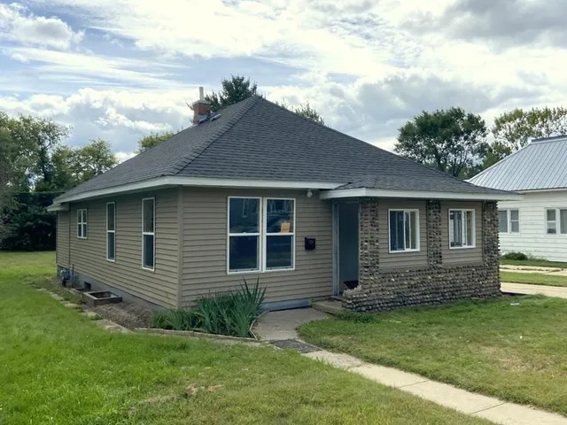 $154,900 | 128 Dakota Avenue Southeast, Staples, MN 56479