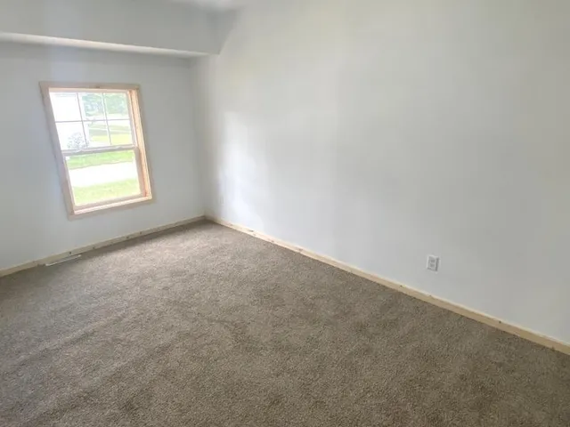 $154,900 | 128 Dakota Avenue Southeast, Staples, MN 56479