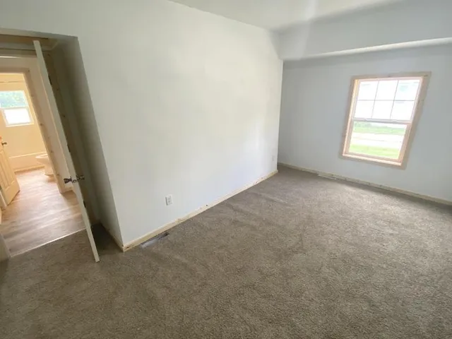 $154,900 | 128 Dakota Avenue Southeast, Staples, MN 56479