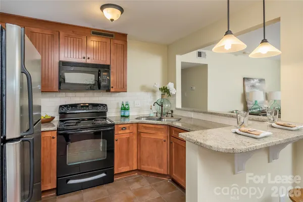 $1,600 | 4911 Park Road, Unit D, Charlotte, NC 28209