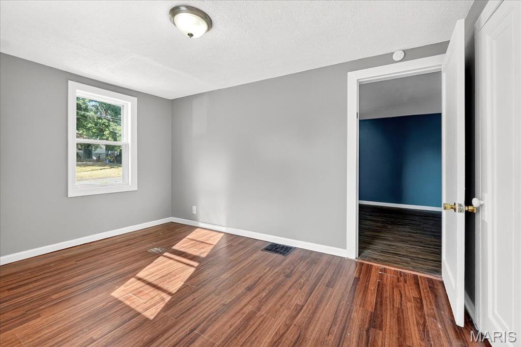 9386 Golden Gate Road Rock Hill, MO 63144 - Photo 11 of 32