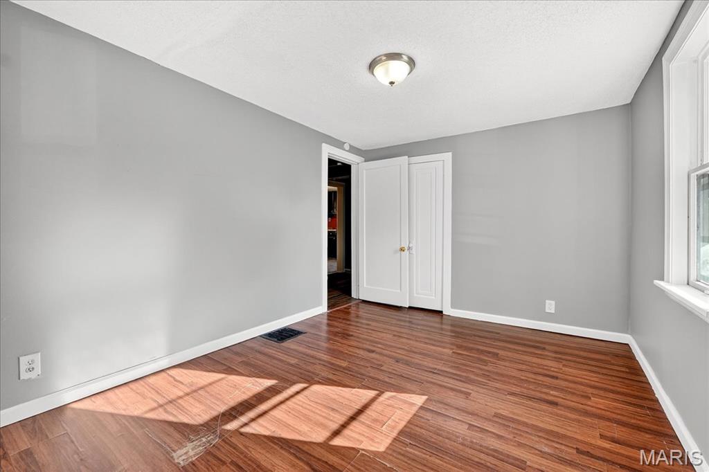 9386 Golden Gate Road Rock Hill, MO 63144 - Photo 12 of 32