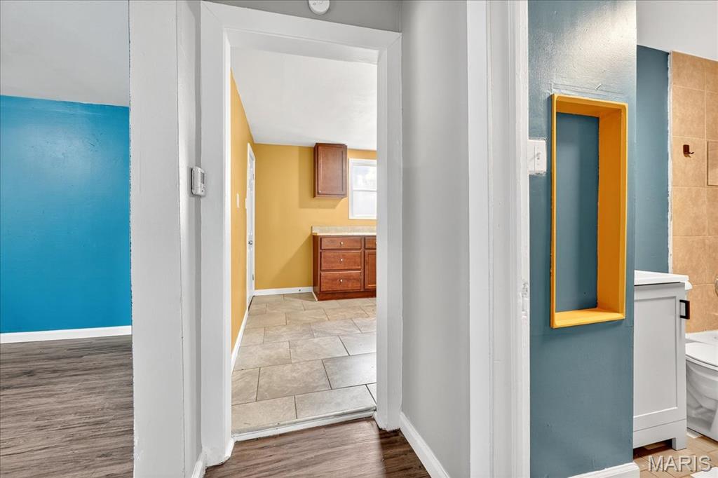 9386 Golden Gate Road Rock Hill, MO 63144 - Photo 13 of 32