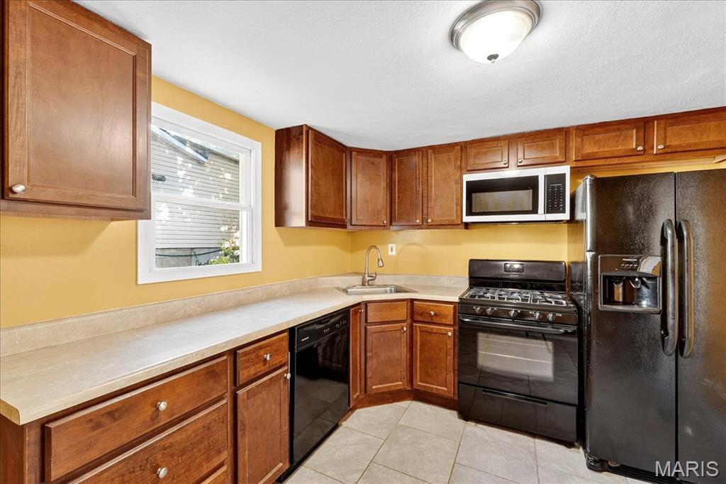 9386 Golden Gate Road Rock Hill, MO 63144 - Photo 16 of 32