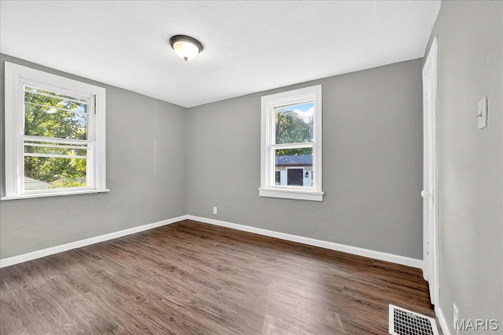 9386 Golden Gate Road Rock Hill, MO 63144 - Photo 19 of 32