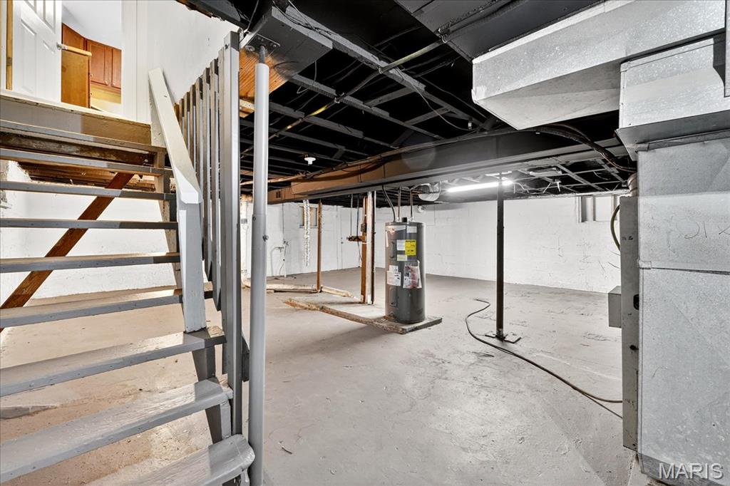 9386 Golden Gate Road Rock Hill, MO 63144 - Photo 23 of 32