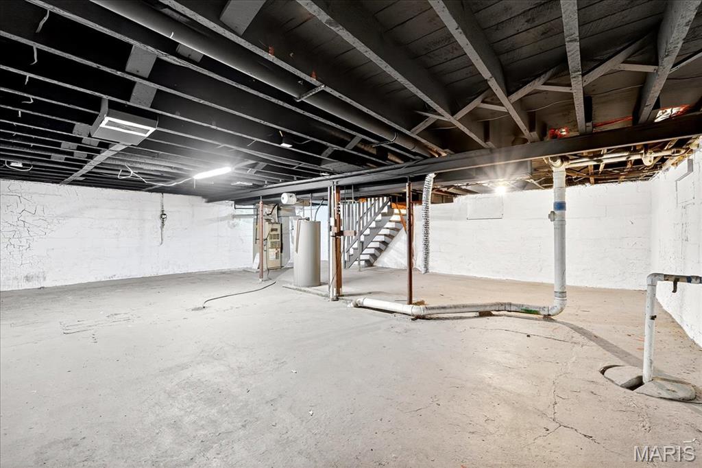 9386 Golden Gate Road Rock Hill, MO 63144 - Photo 25 of 32