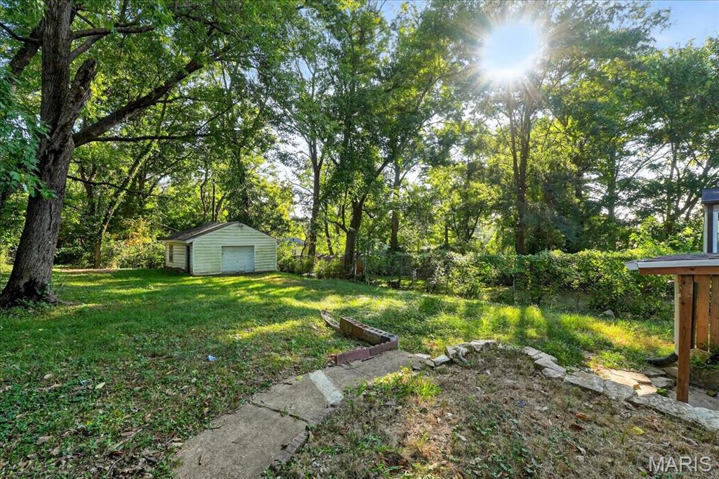 9386 Golden Gate Road Rock Hill, MO 63144 - Photo 27 of 32