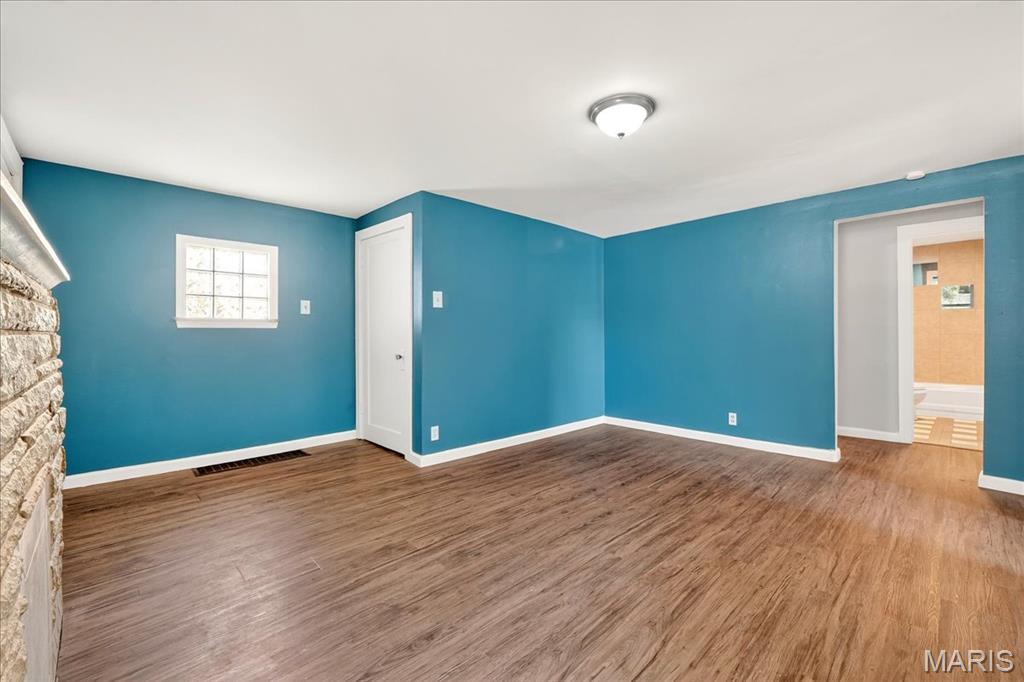 9386 Golden Gate Road Rock Hill, MO 63144 - Photo 6 of 32