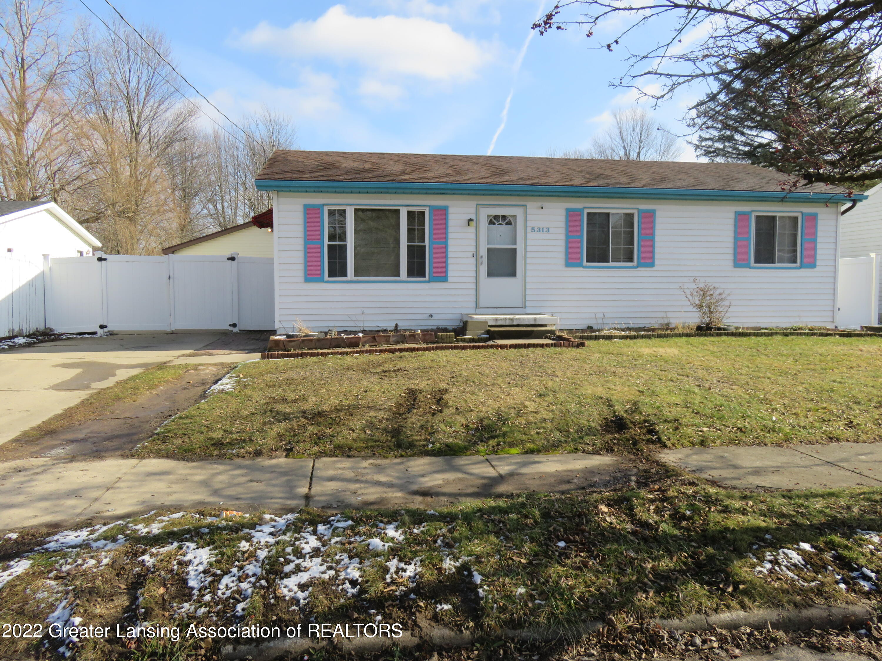 5313 Hughes Road Lansing, MI 48911 - Photo 1 of 33 Primary
