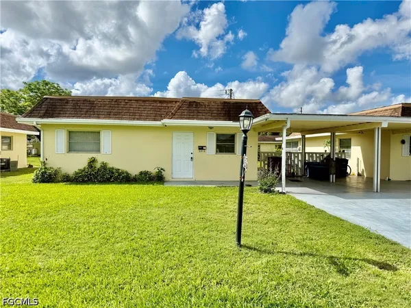 $60,000 | 2212 Gardenia Way, Lehigh Acres, FL 33936