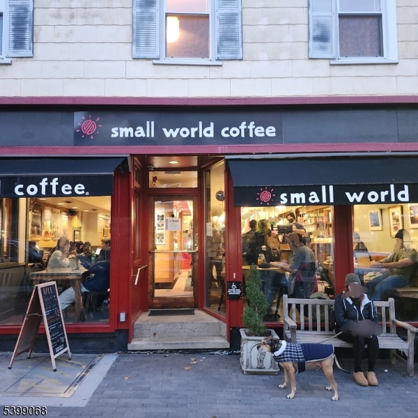 31 Palmer Square West, Unit B Princeton, NJ 08542 - Photo 10 of 13 a living room with furniture