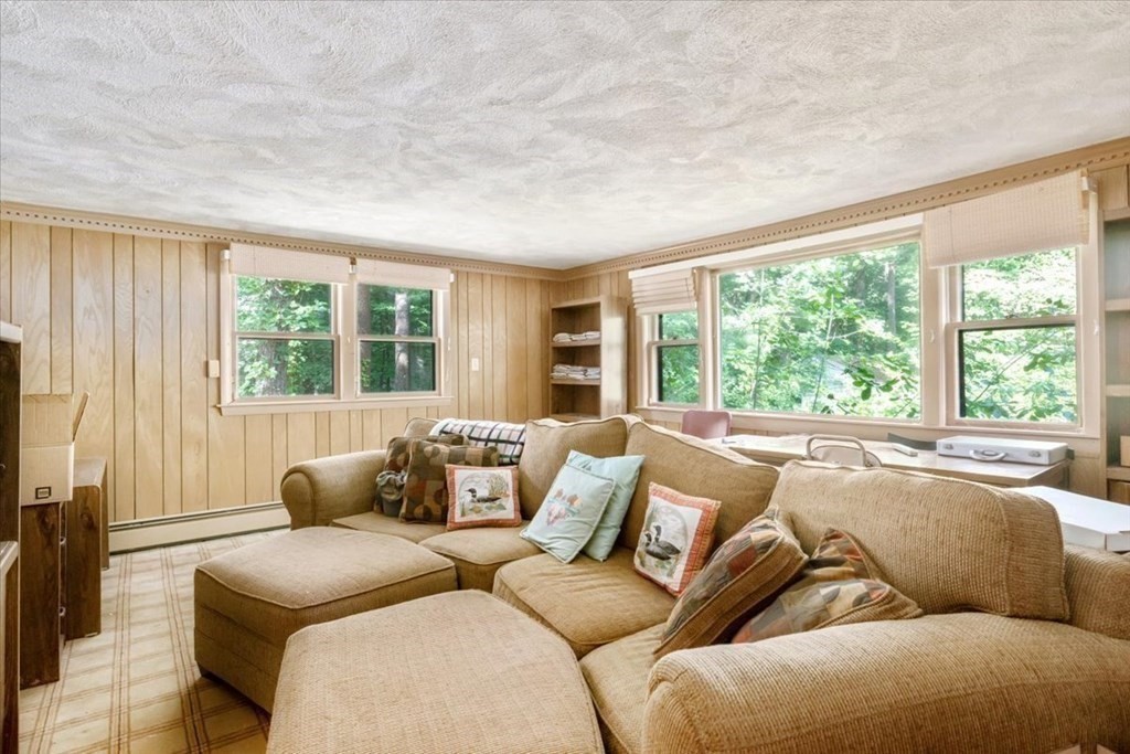 43 Woodruff Road Walpole, MA 02081 - Photo 12 of 32 Gallery Image 12