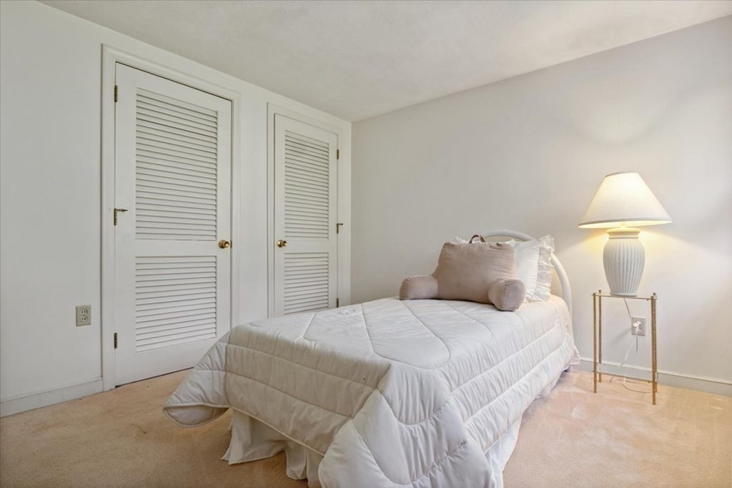 43 Woodruff Road Walpole, MA 02081 - Photo 18 of 32 Gallery Image 18