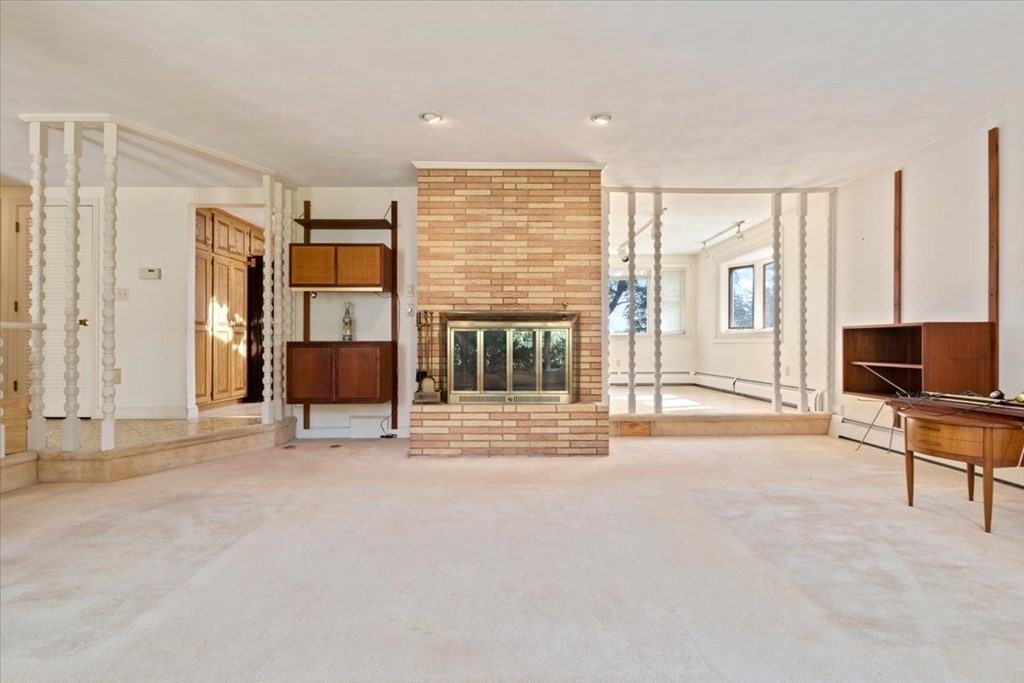 43 Woodruff Road Walpole, MA 02081 - Photo 6 of 32 Gallery Image 6