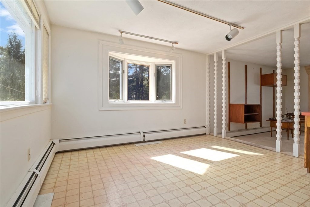 43 Woodruff Road Walpole, MA 02081 - Photo 7 of 32 Gallery Image 7