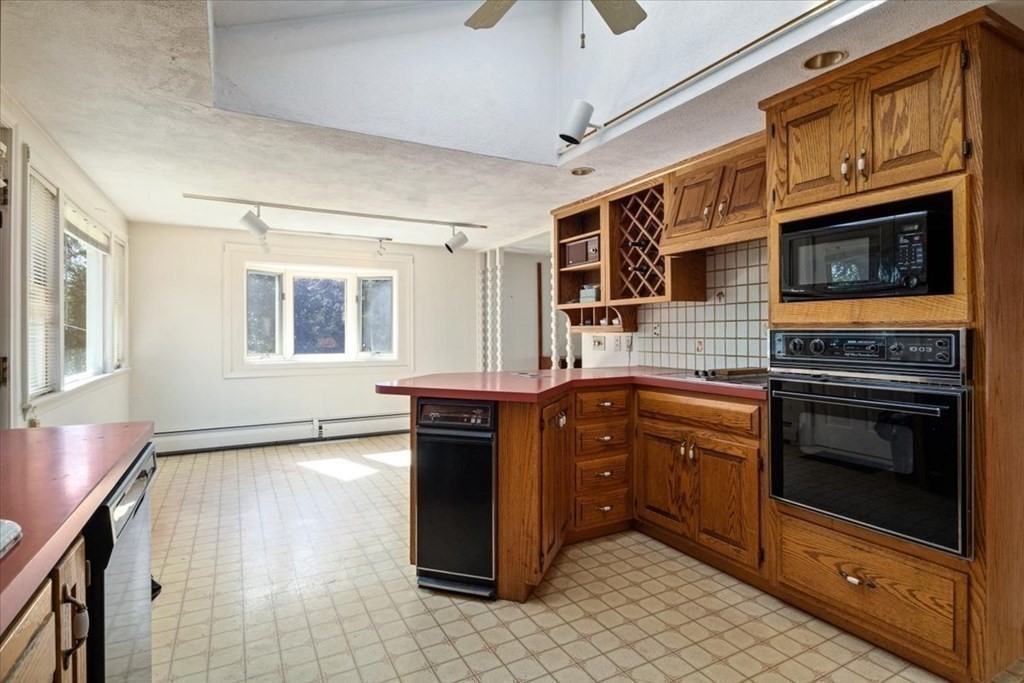 43 Woodruff Road Walpole, MA 02081 - Photo 9 of 32 Gallery Image 9