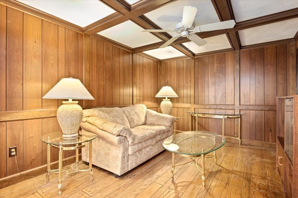 43 Woodruff Road Walpole, MA 02081 - Photo 10 of 32 Gallery Image 10