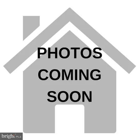 $1,088,000 | 124 Nandina Pl Lake, White Post, VA 22663