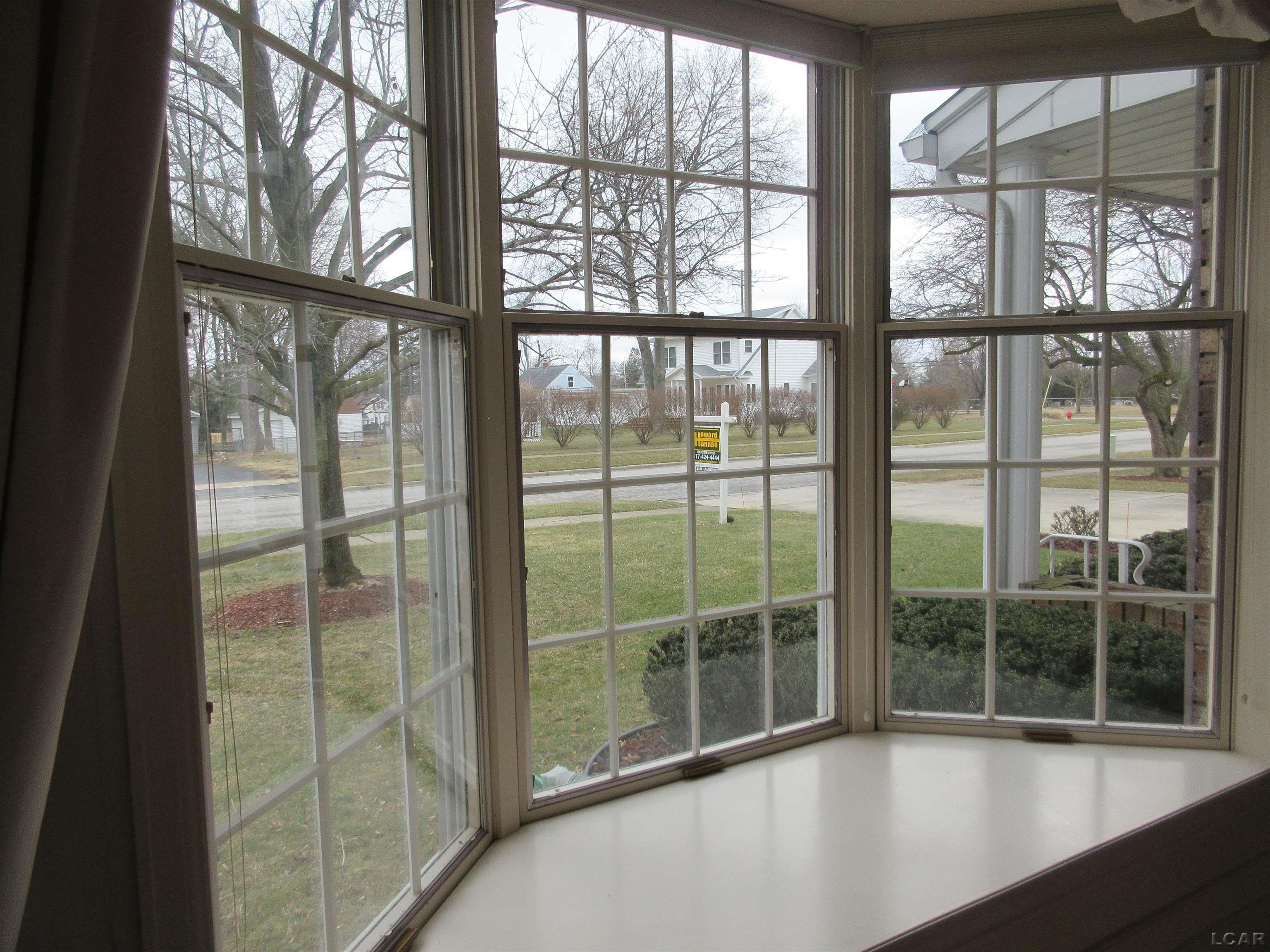 703 Ternes Road Tecumseh, MI 49286 - Photo 9 of 42 Two Bay Windows