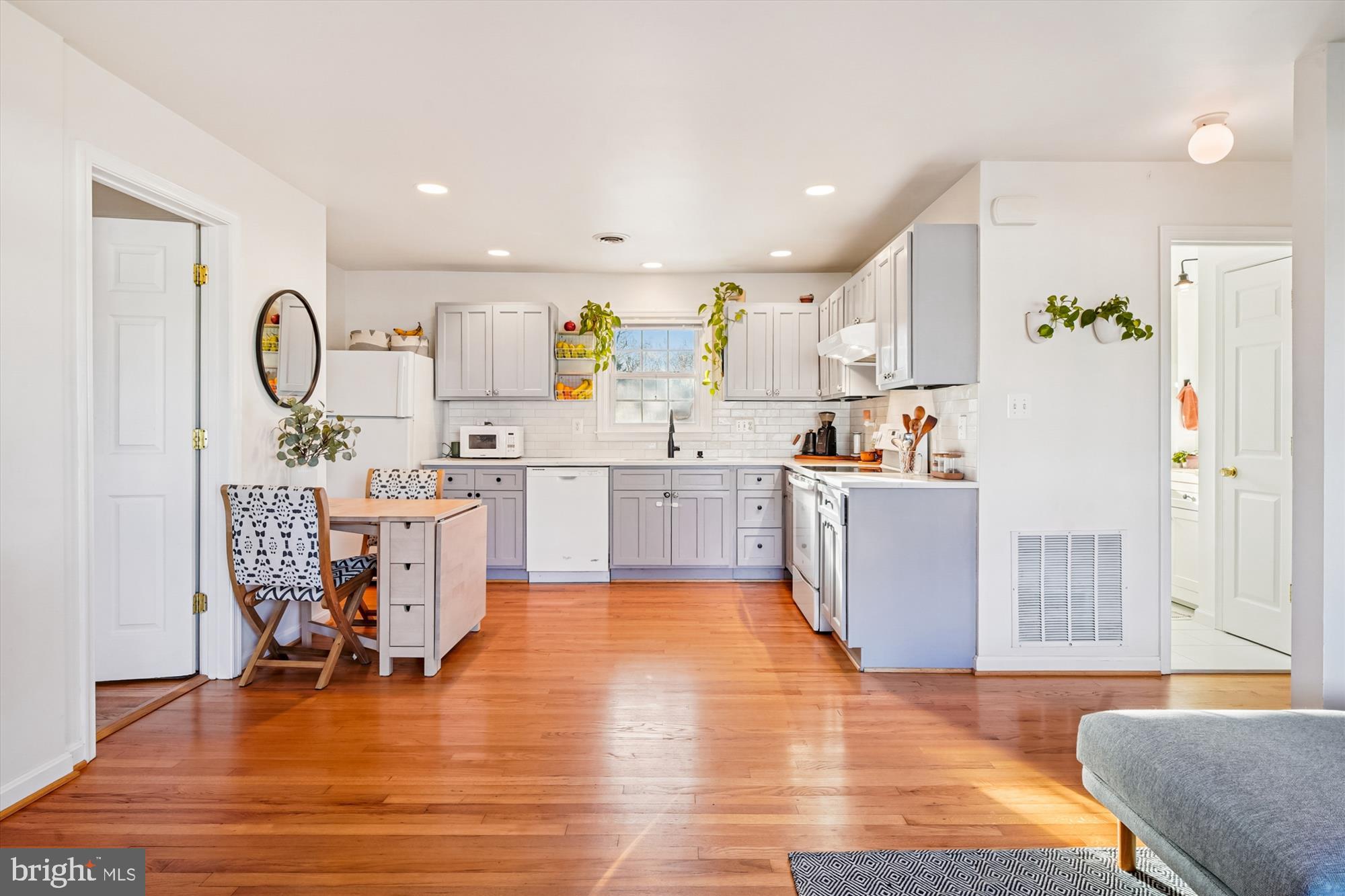 3064 Centre Road Riva, MD 21140 - Photo 7 of 45 a living room with furniture and a wooden floor