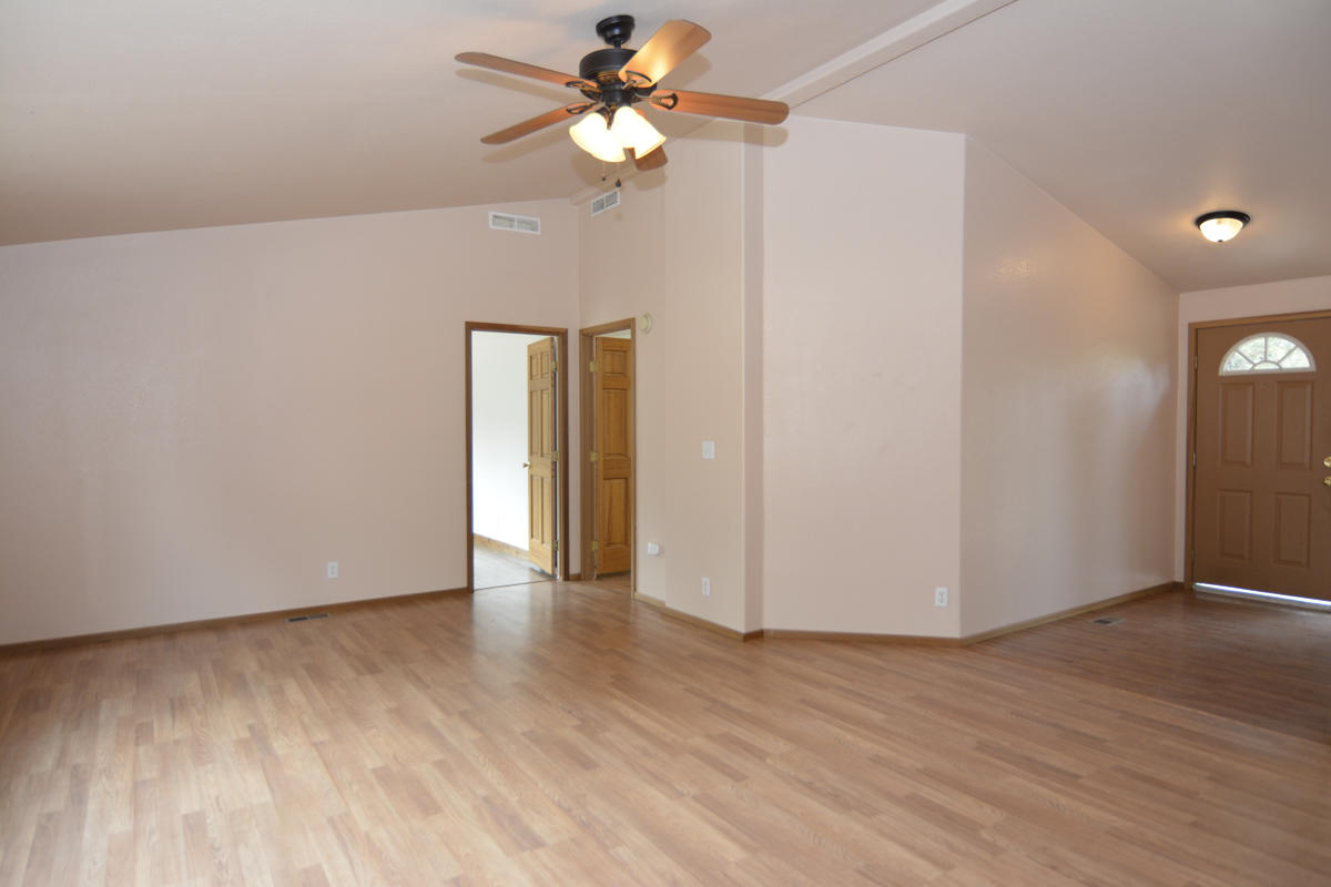 51340 Dianne Road La Pine, OR 97739 - Photo 14 of 36 14