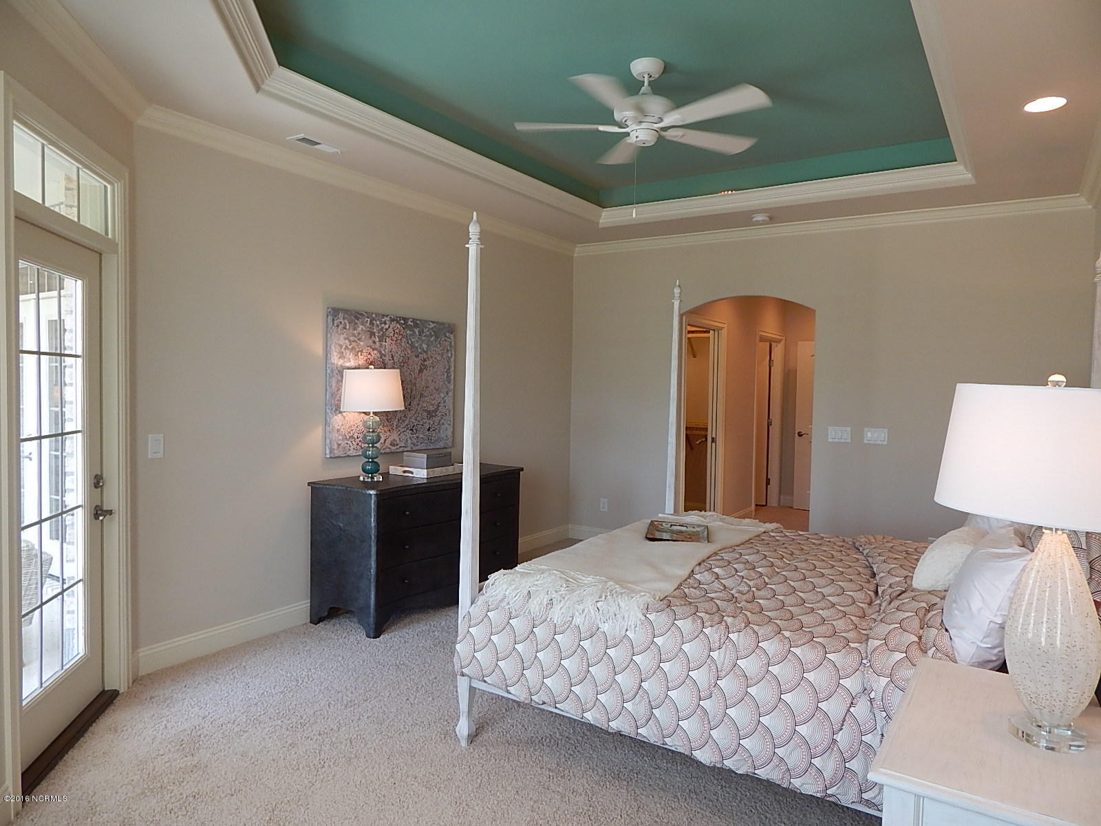 334 Motts Forest Road Wilmington, NC 28412 - Photo 16 of 27 Features ambiance lighting in the trey ceiling